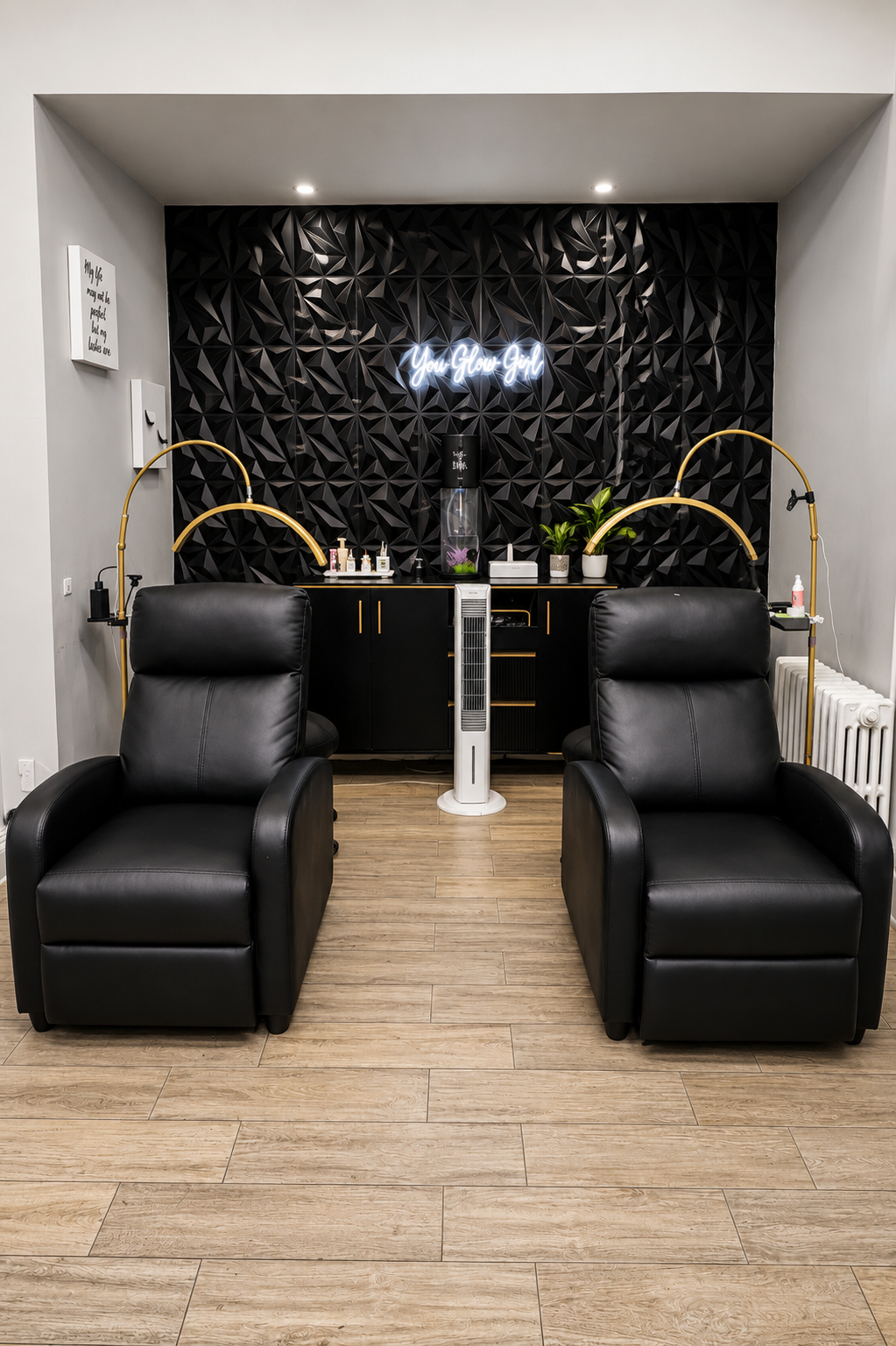 Lash and brow treatment chairs